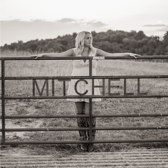 Meet your Posher, Gracie - Picture 1 of 1